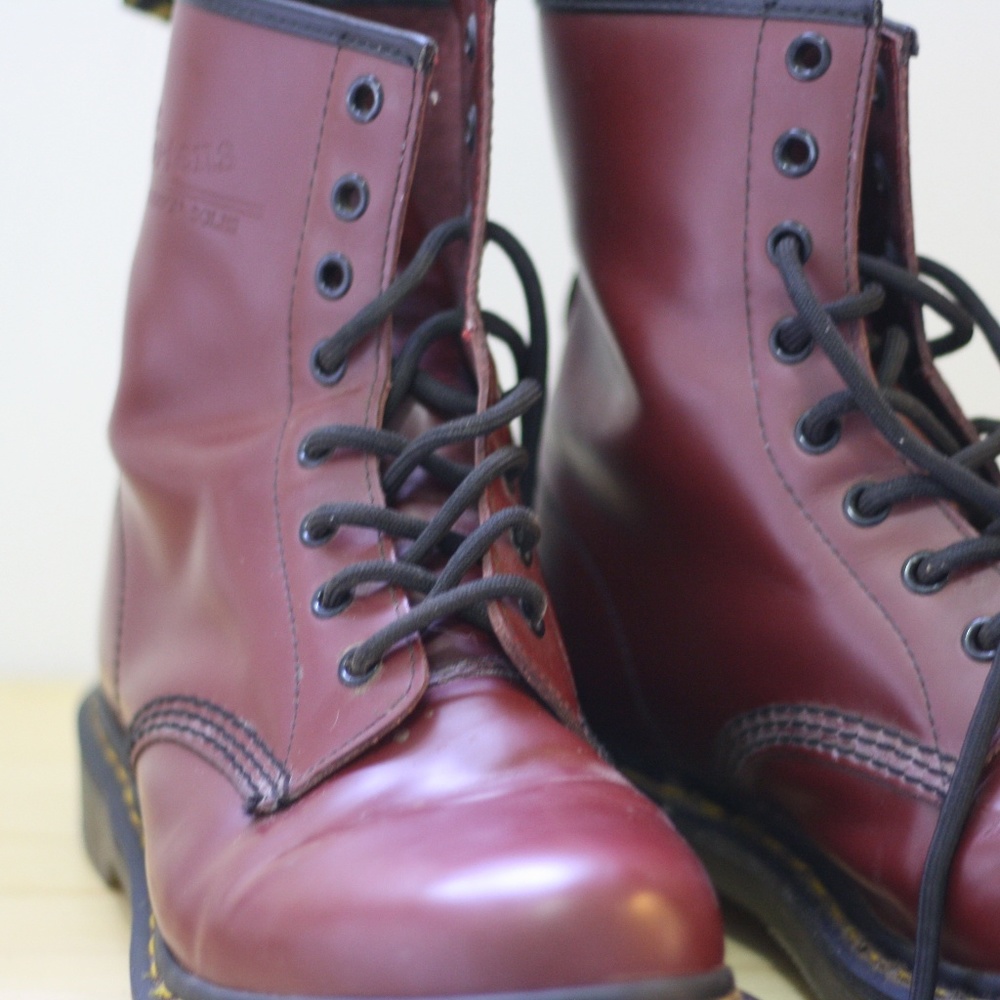 Dr Martens 1460 Smooth Boots in Cherry Red
